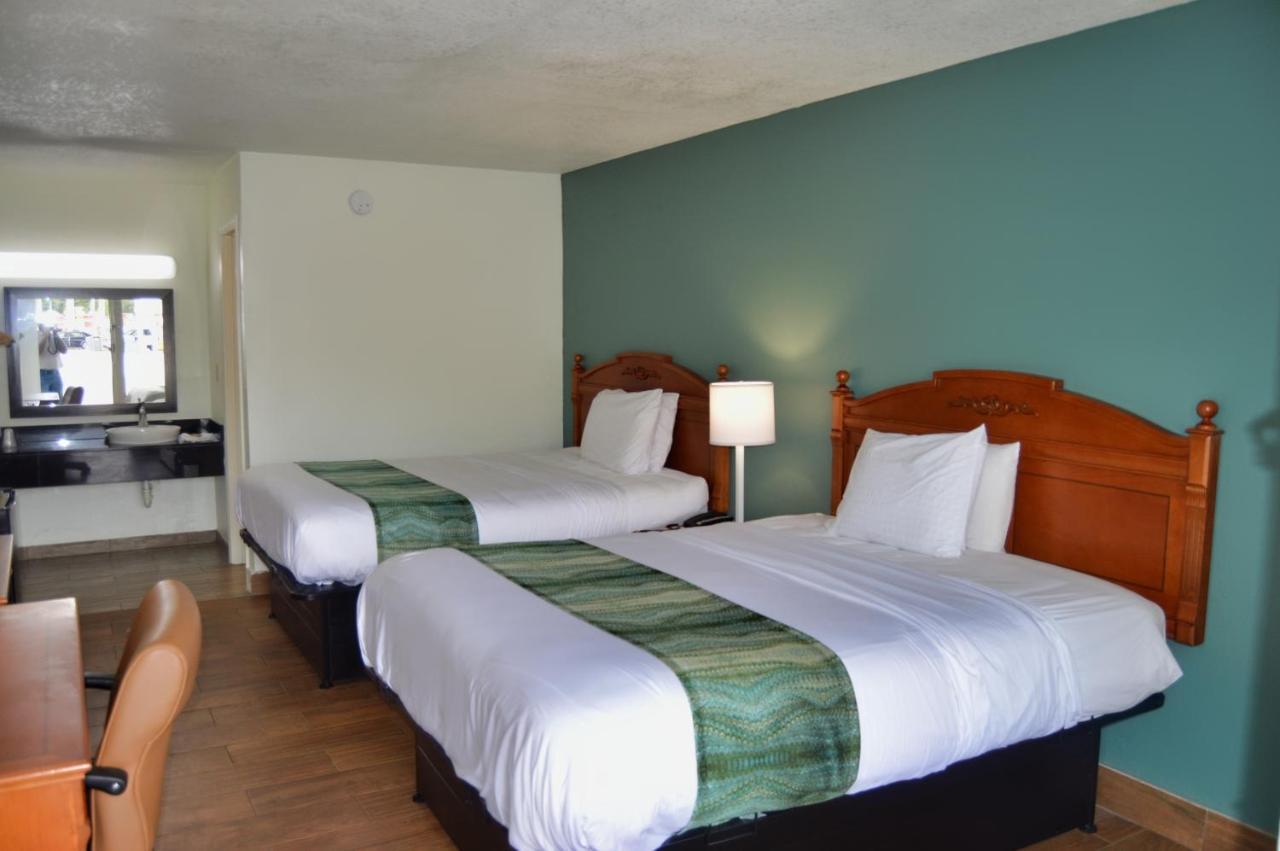 Days By Wyndham Near Hilton Head Hotel 2*